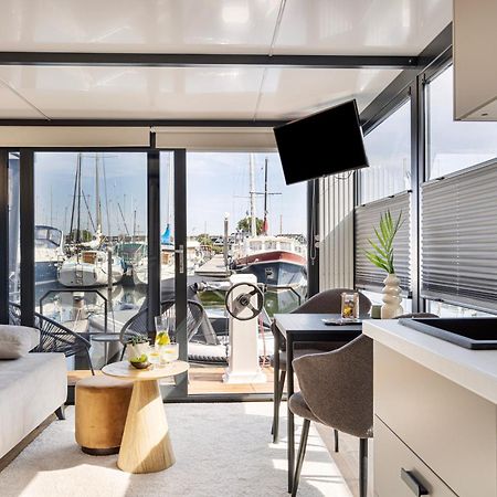Cosy Tiny Houseboats Near Beach And Restaurants By Weltevreden Experience ゼーウォルデ エクステリア 写真