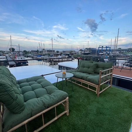 Cosy Tiny Houseboats Near Beach And Restaurants By Weltevreden Experience ゼーウォルデ エクステリア 写真