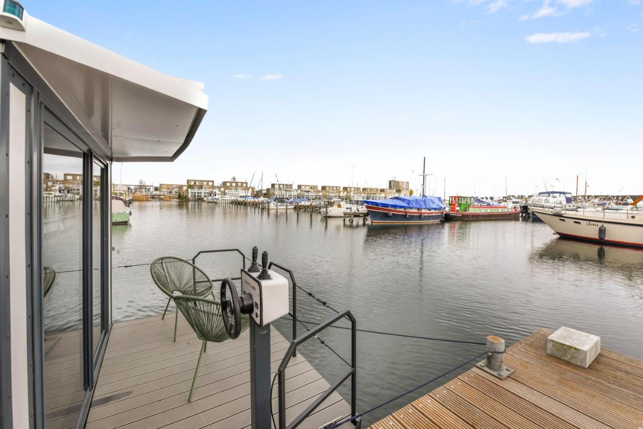 Cosy Tiny Houseboats Near Beach And Restaurants By Weltevreden Experience ゼーウォルデ エクステリア 写真