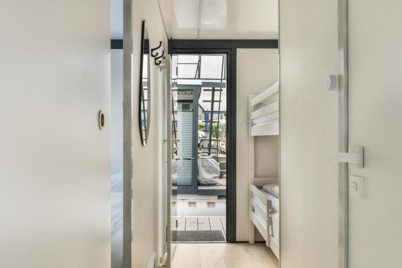 Cosy Tiny Houseboats Near Beach And Restaurants By Weltevreden Experience ゼーウォルデ エクステリア 写真