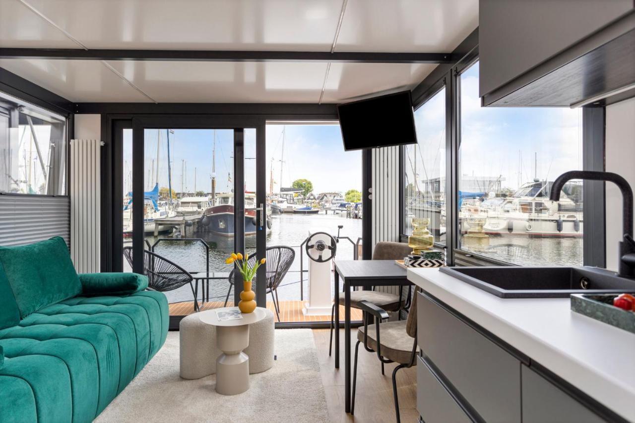 Cosy Tiny Houseboats Near Beach And Restaurants By Weltevreden Experience ゼーウォルデ エクステリア 写真