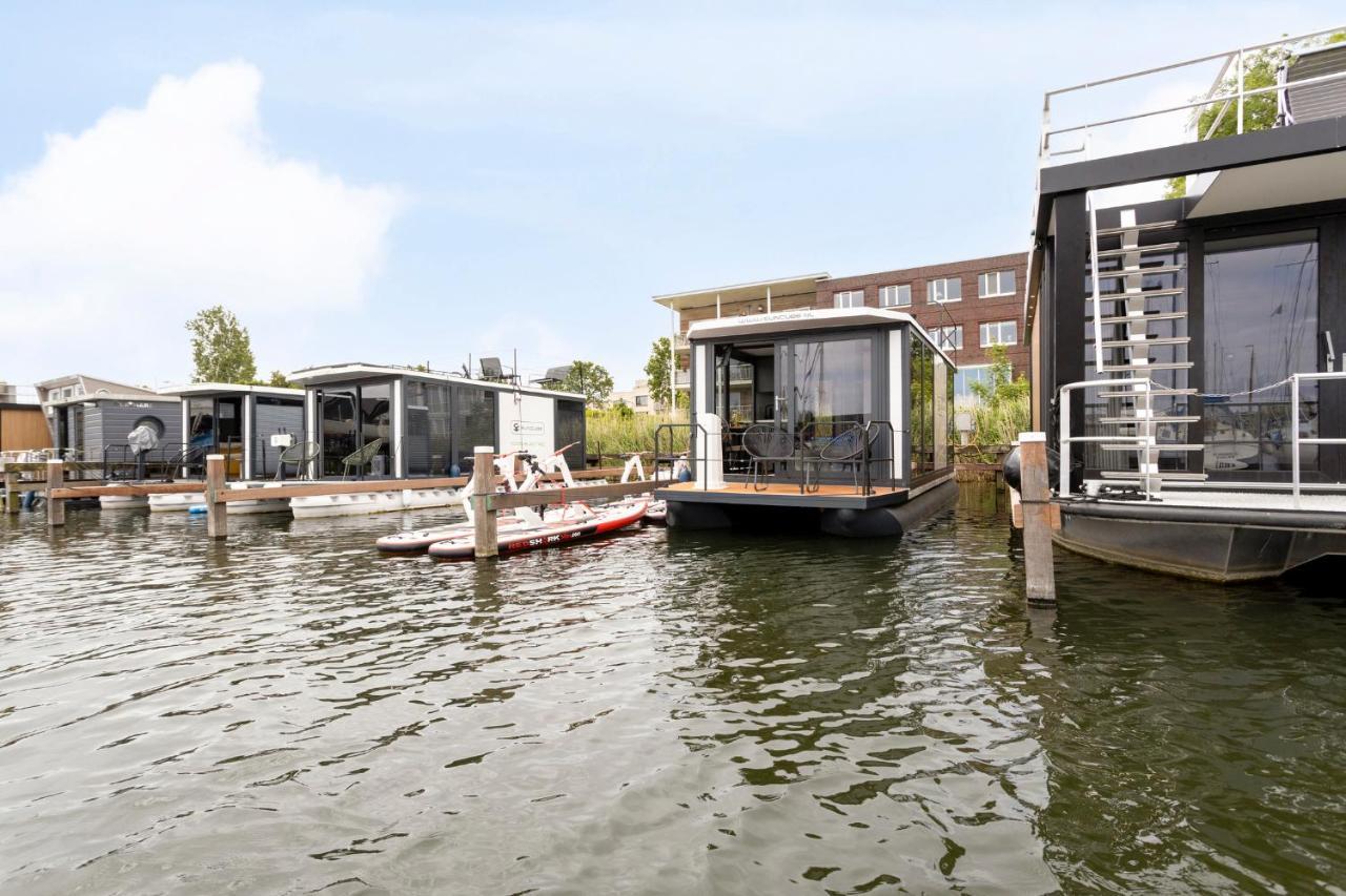 Cosy Tiny Houseboats Near Beach And Restaurants By Weltevreden Experience ゼーウォルデ エクステリア 写真
