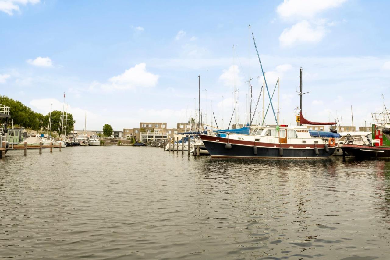 Cosy Tiny Houseboats Near Beach And Restaurants By Weltevreden Experience ゼーウォルデ エクステリア 写真