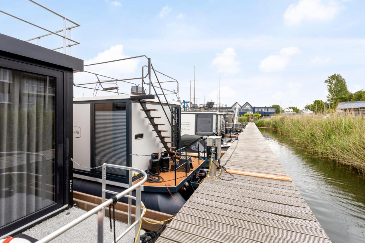 Cosy Tiny Houseboats Near Beach And Restaurants By Weltevreden Experience ゼーウォルデ エクステリア 写真