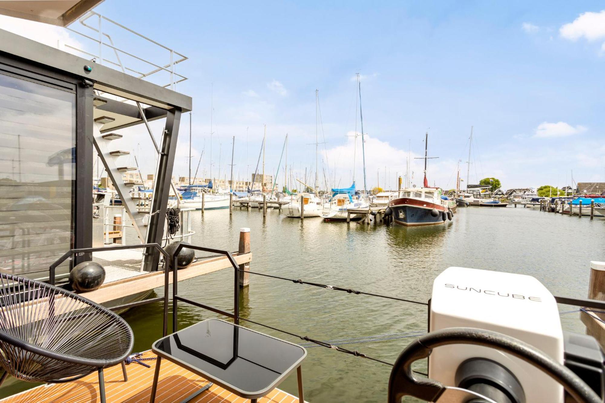 Cosy Tiny Houseboats Near Beach And Restaurants By Weltevreden Experience ゼーウォルデ エクステリア 写真