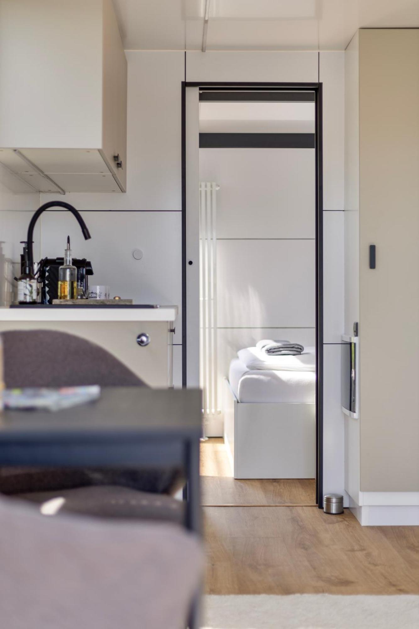 Cosy Tiny Houseboats Near Beach And Restaurants By Weltevreden Experience ゼーウォルデ エクステリア 写真
