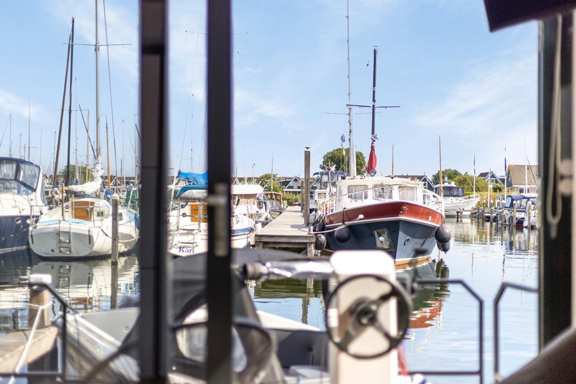 Cosy Tiny Houseboats Near Beach And Restaurants By Weltevreden Experience ゼーウォルデ エクステリア 写真