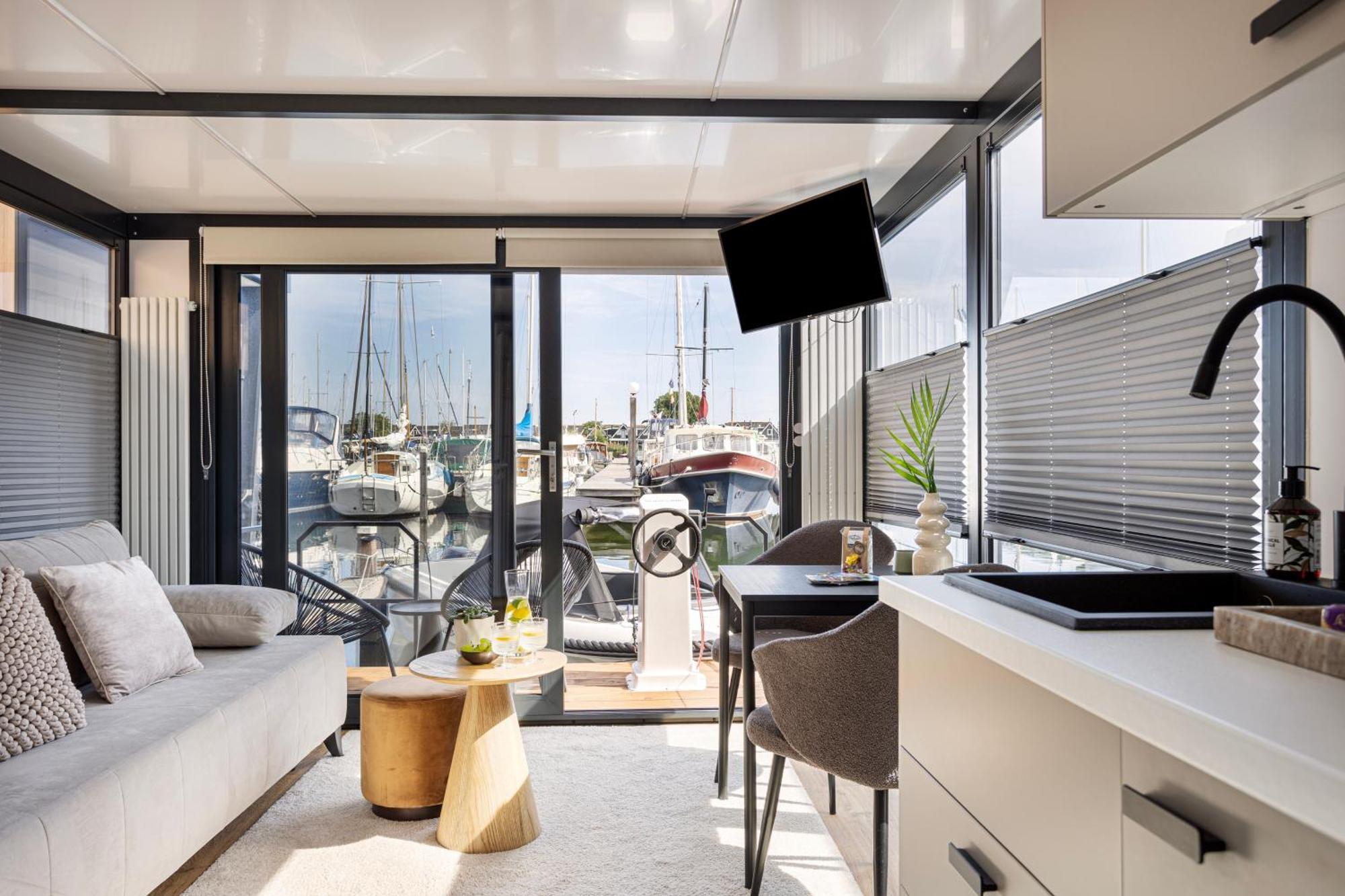 Cosy Tiny Houseboats Near Beach And Restaurants By Weltevreden Experience ゼーウォルデ エクステリア 写真