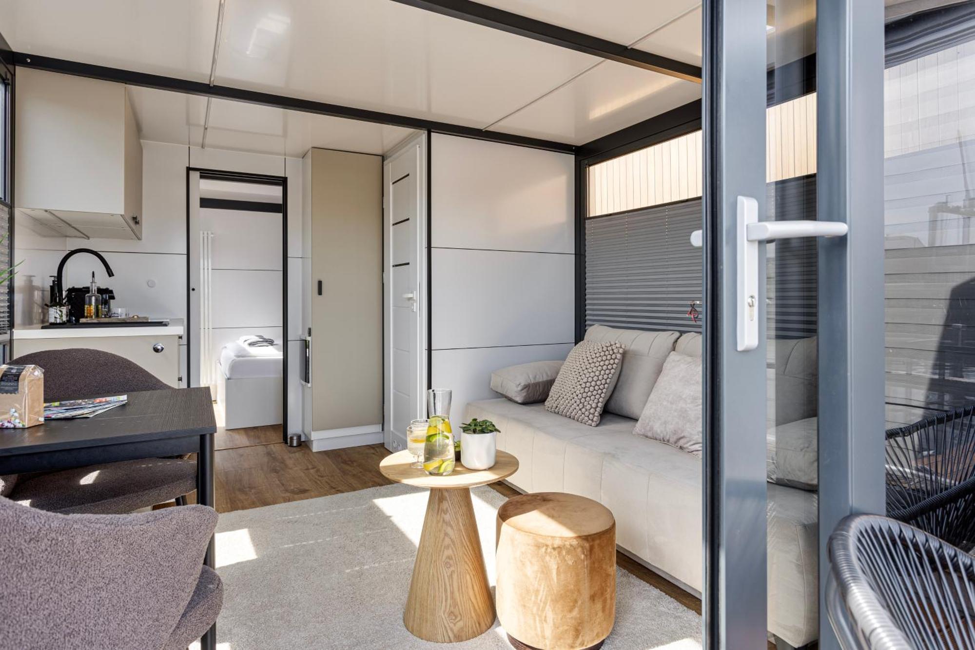 Cosy Tiny Houseboats Near Beach And Restaurants By Weltevreden Experience ゼーウォルデ エクステリア 写真