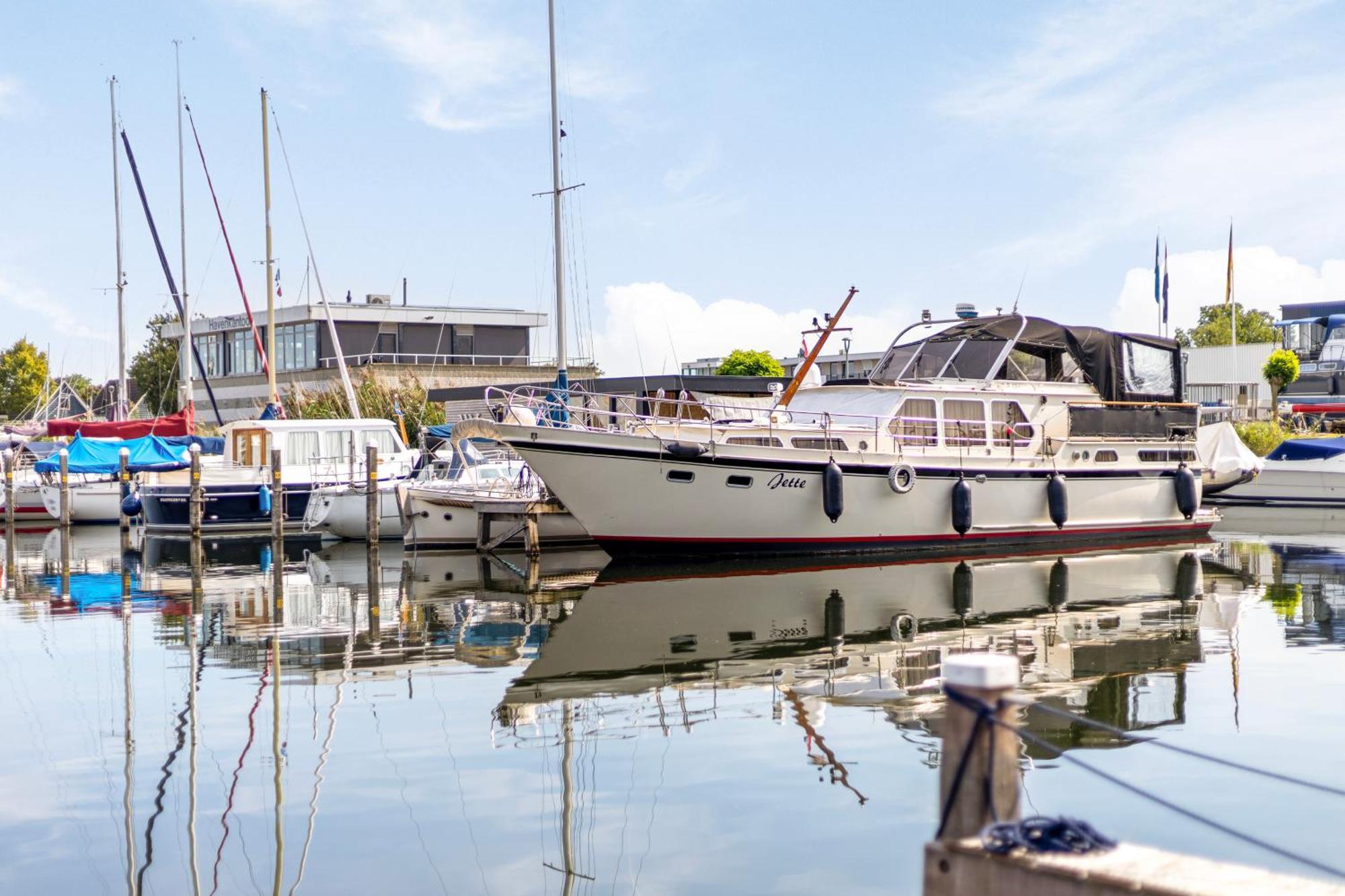 Cosy Tiny Houseboats Near Beach And Restaurants By Weltevreden Experience ゼーウォルデ エクステリア 写真
